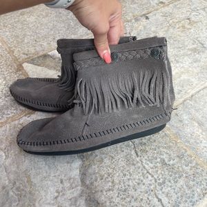 Minnetonka Gray Ankle Moccasins Size 7